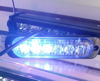 661094197092  FARO DE LED UNIVERSAL 12V - 6 LED CHAT PARA PARRILLA / PARAGOLPE CON LUZ DESTELLANTE AZUL
