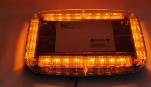 661094197092 BALIZA RECTANGULAR LED 12V - 24V COLOR AMBAR CON CONEXION A TOMA 12V