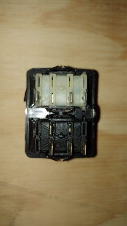 LLAVE TECLA CONJUNTO LUCES EXTERNAS E INSTRUMENTAL FIAT 1500 - Imagen 2